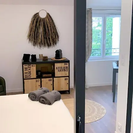 Les Logis De Candide アパート