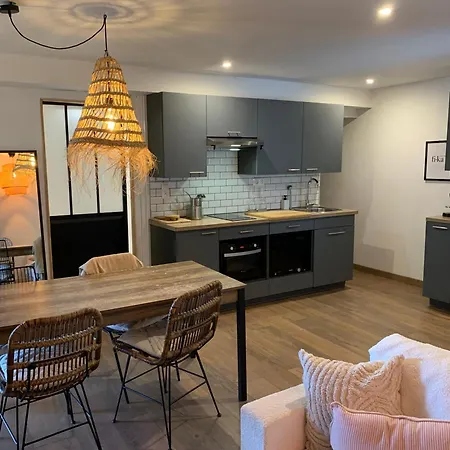 Apartment Les Logis De Candide