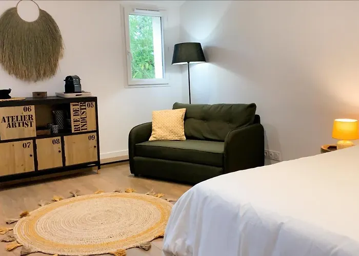 Les Logis De Candide Апартаменты *